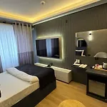 Park Hotel *