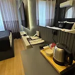 Park Hotel *